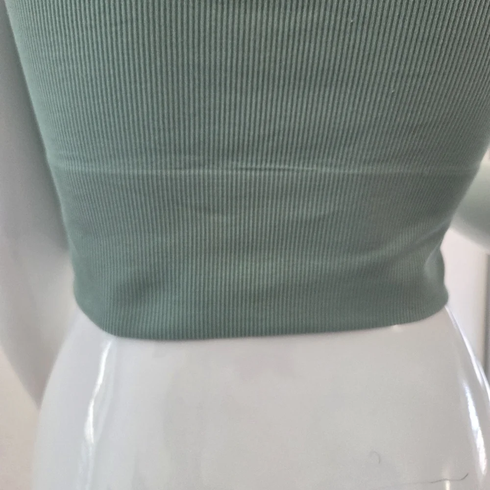 Forever 21 Ribbed Sage Green Crop Tank  Medium/Large - Picture 8 of 13